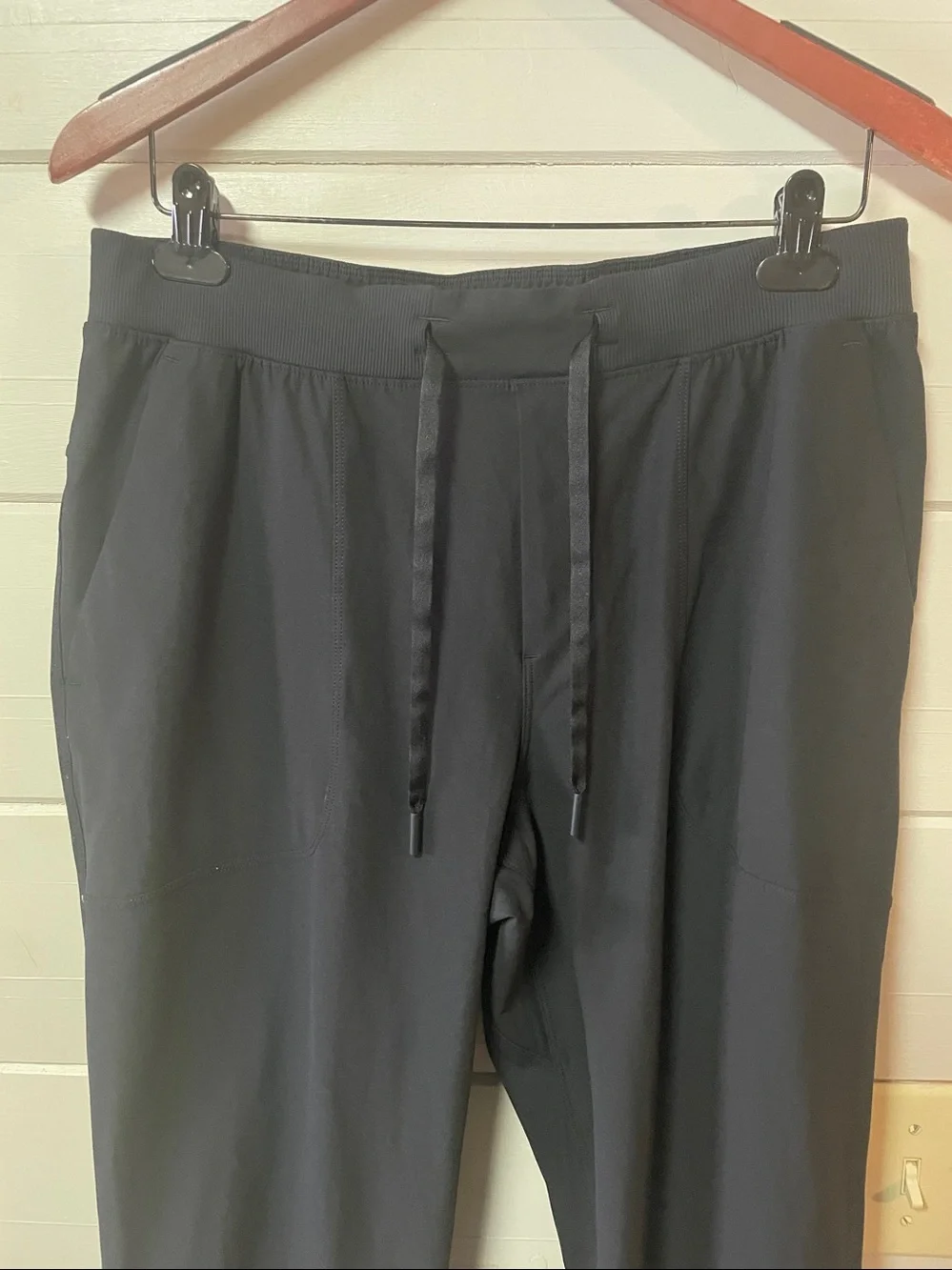 Lululemon Men’s ABC Jogger Size L.